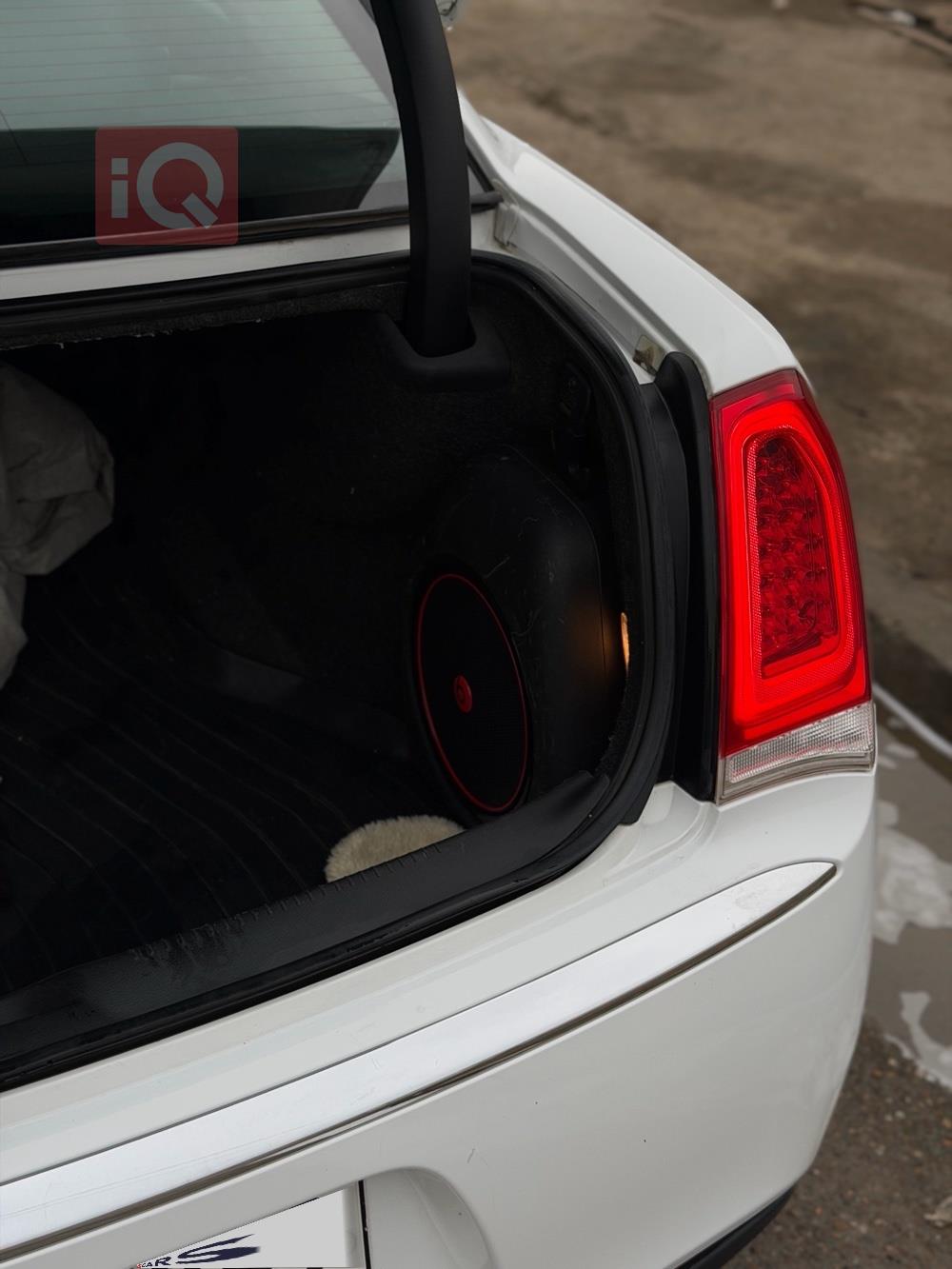 کرایسلەر 300